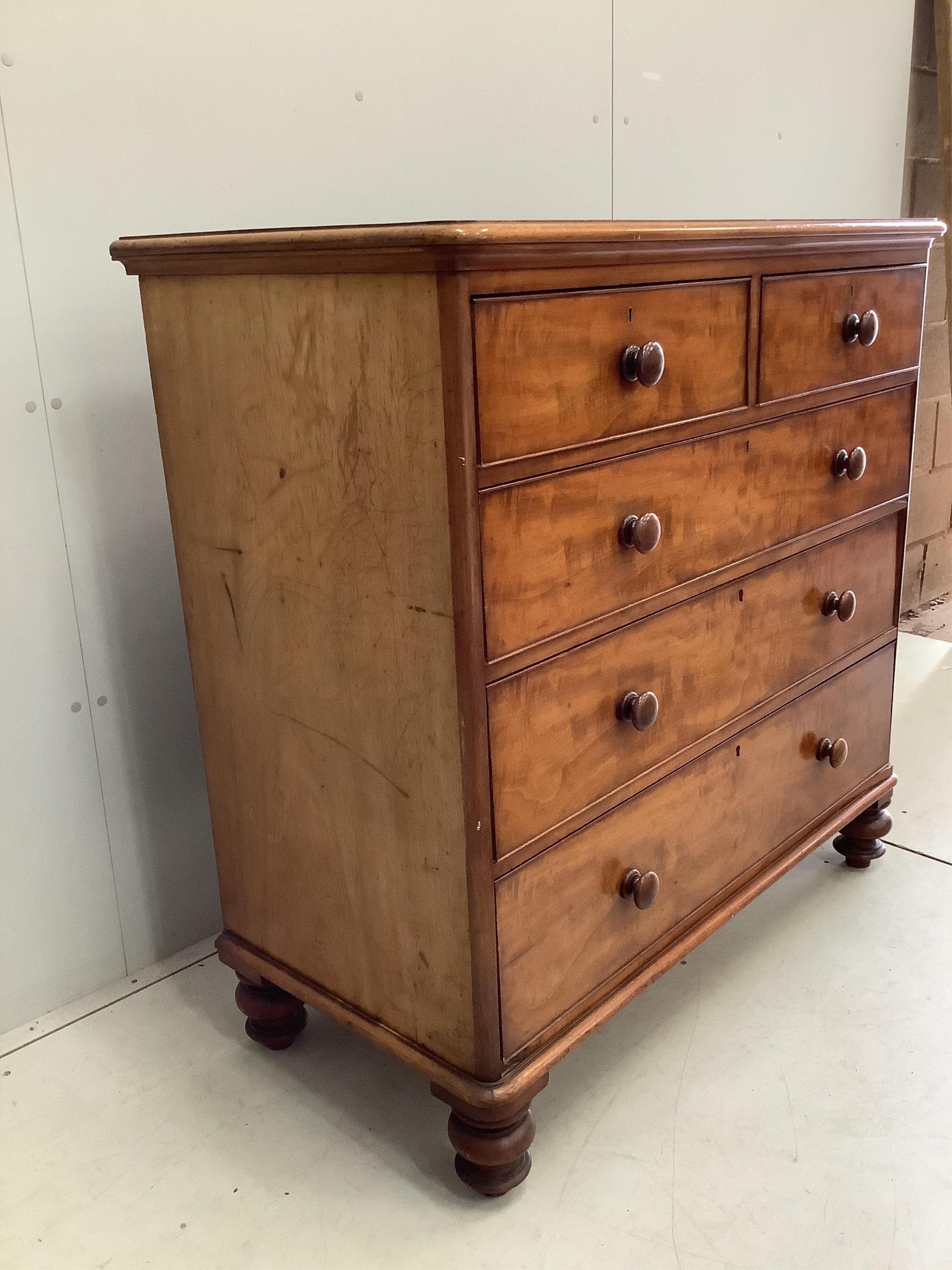 A Victorian mahogany chest of drawers, width 112cm, depth 55cm, height 112cm